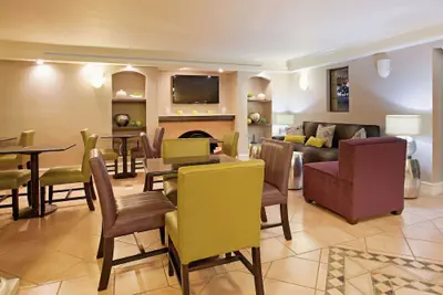 Photo 2 - La Quinta Inn by Wyndham Denver Golden