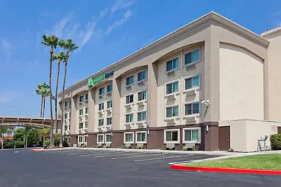 Photo 2 - Holiday Inn Express San Bernardino - Colton by IHG