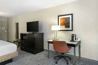Photo 5 - Holiday Inn Express San Bernardino - Colton by IHG