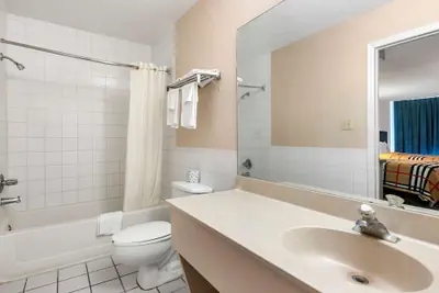 Photo 5 - Rodeway Inn New Port Richey