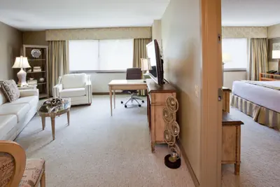 Photo 3 - Crowne Plaza Minneapolis West by IHG