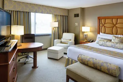 Photo 5 - Crowne Plaza Minneapolis West by IHG