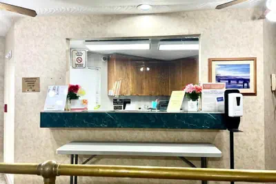 Photo 3 - Econo Lodge Oacoma - Chamberlain West