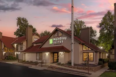 Photo 2 - MainStay Suites Springfield South - Battlefield Rd