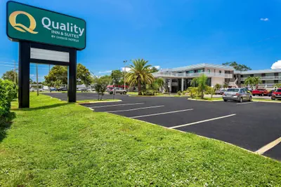 Photo 2 - Quality Inn & Suites at Tropicana Field