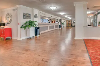 Photo 5 - Ramada by Wyndham Metairie New Orleans Airport