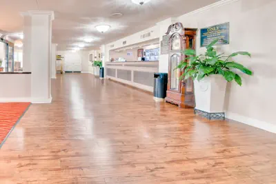 Photo 4 - Ramada by Wyndham Metairie New Orleans Airport