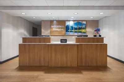 Photo 5 - Hampton Inn Warrenton