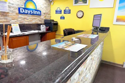 Photo 3 - Days Inn by Wyndham Mason City