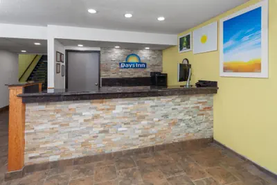 Photo 4 - Days Inn by Wyndham Mason City