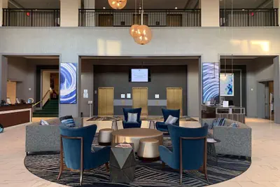 Photo 3 - DoubleTree Suites by Hilton Htl & Conf Cntr Downers Grove