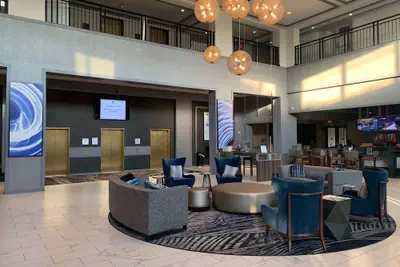 Photo 2 - DoubleTree Suites by Hilton Htl & Conf Cntr Downers Grove