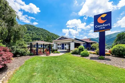 Photo 2 - Comfort Inn near Great Smoky Mountain National Park
