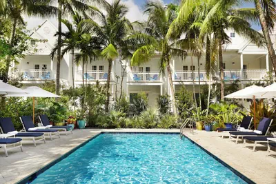 Photo 2 - Parrot Key Hotel & Villas