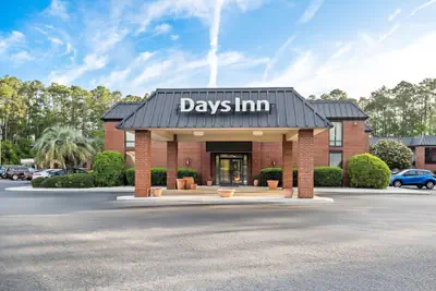 Photo 2 - Days Inn by Wyndham Statesboro