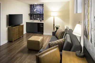 Photo 5 - Hotel Indigo Boston Garden by IHG