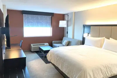 Photo 4 - Holiday Inn Express Richmond - Midtown by IHG
