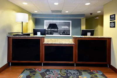Photo 5 - Hampton Inn Charlotte North / Lake Norman
