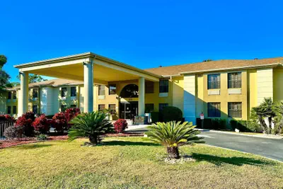 Photo 2 - Comfort Inn Ocala Silver Springs