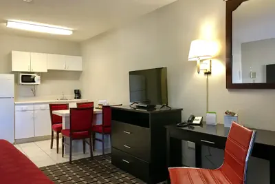 Photo 3 - Days Inn by Wyndham Augusta / Fort Eisenhower
