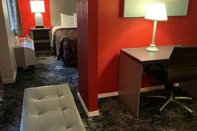 Photo 5 - Gold Star Inn & Suites
