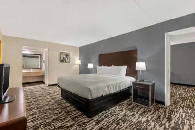 Photo 2 - Quality Inn & Suites Easley - Greenville