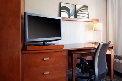 Photo 5 - AmericInn by Wyndham Brookfield