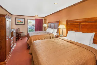 Photo 4 - Ramada by Wyndham Mackinaw City Waterfront