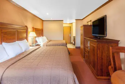 Photo 5 - Ramada by Wyndham Mackinaw City Waterfront