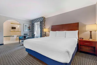 Photo 2 - Best Western Plus Marina Shores Hotel