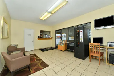 Photo 4 - Americas Best Value Inn Fredericksburg N