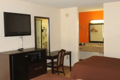 Photo 5 - Americas Best Value Inn Fredericksburg N
