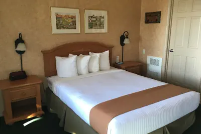 Photo 5 - Pepper Tree Inn