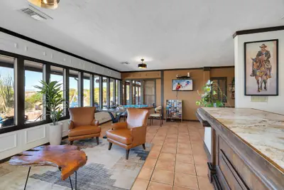 Photo 3 - Tombstone Lookout Lodge, SureStay Collection by Best Western
