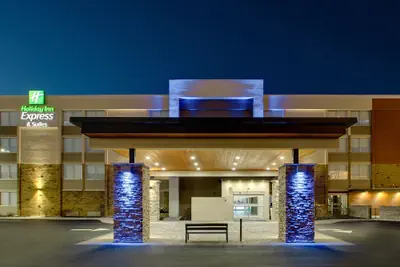 Photo 2 - Holiday Inn Express & Suites Wapakoneta by IHG