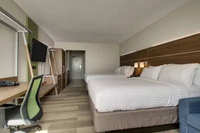 Photo 4 - Holiday Inn Express & Suites Wapakoneta by IHG