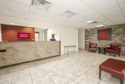 Photo 4 - Red Roof Inn Mobile North - Saraland