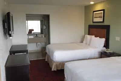 Photo 5 - Budget Inn