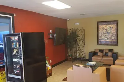Photo 3 - Budget Inn