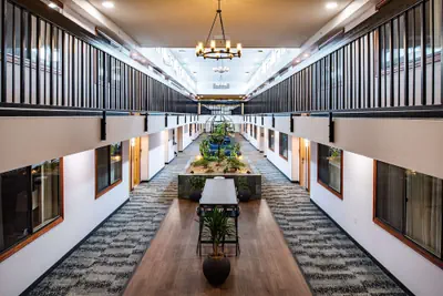 Photo 4 - Best Western Vista Inn At The Airport