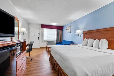 Photo 4 - Best Western Palestine Inn