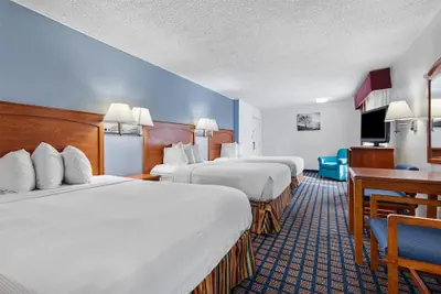 Photo 5 - Best Western Palestine Inn