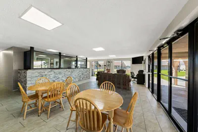 Photo 3 - Americas Best Value Inn Bonham