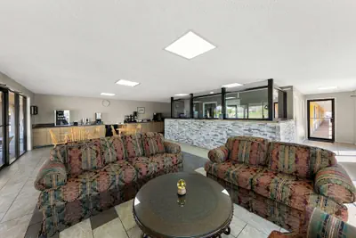 Photo 4 - Americas Best Value Inn Bonham