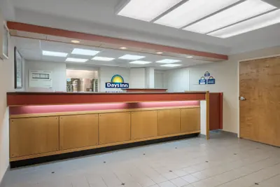 Photo 4 - Days Inn by Wyndham Harrisburg North