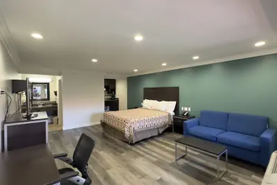 Photo 3 - Garden Inn & Suites