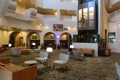 Photo 3 - GreenTree Hotel Phoenix West