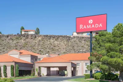 Photo 2 - Ramada by Wyndham St George