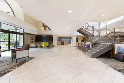 Photo 2 - DoubleTree Suites by Hilton Nashville Airport