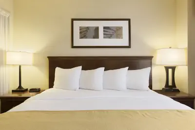 Photo 4 - Country Inn & Suites by Radisson, Owatonna, MN